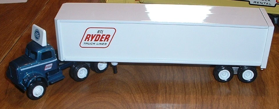 Ryder Truck Lines '82 Winross Truck - Image 1 of 1