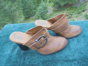 B.O.C. Born BC2439 Joy hochhackige Damen-Pantoletten im Used-Look mit Schnalle US 7 3/8 - Bild 1 von 2