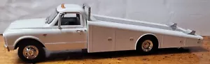 1967 CHEVROLET C-30 RAMP TRUCK 1:18 DIECAST WHITE VINTAGE RACE CAR HAULER ACME - Picture 1 of 10