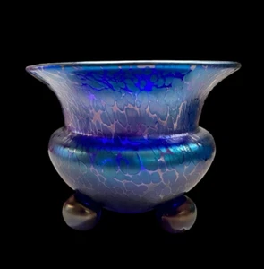 LOETZ COBALT PAPILLION ART GLASS VASE WITH 3 BALL FEET C. 1918 CZECH BOHEMIAN - Picture 1 of 8