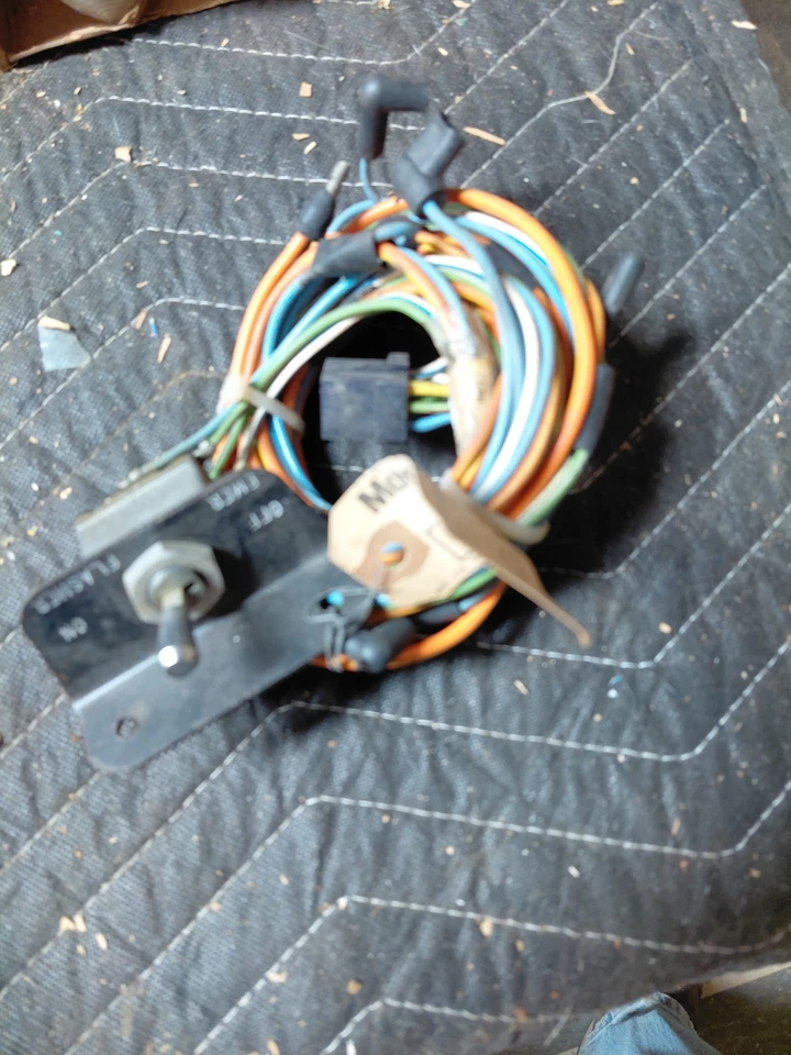 Interruptor de advertencia de emergencia NOS Early 66 Ford Mustang Falcon Fairlane Comet Mercury Foto 1 de 4