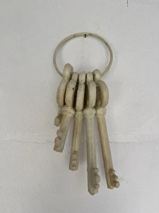 Large Metal Distressed Cream White Skeleton Keys Decorative Home Decor Shabby - Picture 1 of 3