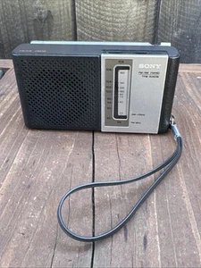 De colección SONY FM/AM 2BANDAS TFM-6060W Coleccionable ¡Probado y Funcionando! - Imagen 1 de 7