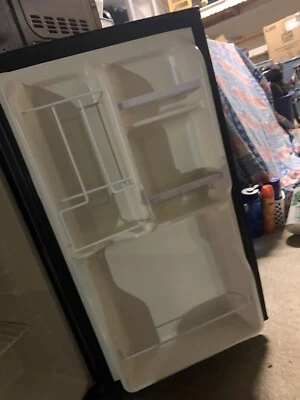 Magic Chef HMBR265SE1 2,6 ft³ Mini refrigerador ft. - acero inoxidable Foto 1 de 4