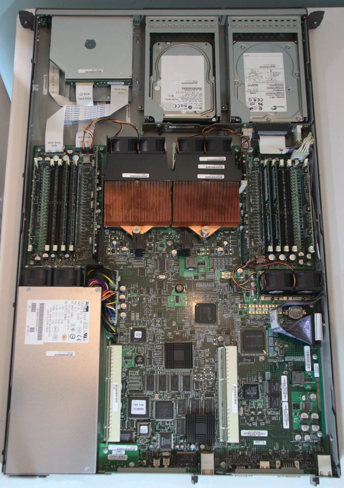 Sun Microsystems V20z Server - 2x Opteron 2.6Ghz - 4GB RAM - 2x73GB SCSI 1 - Image 1 of 4