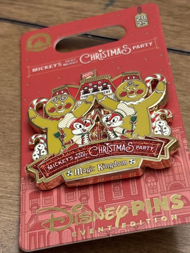 Заколка Disney Parks WDW MVMCP 2025 Chip & Dale Gingerbread LE - Изображение 1 из 1