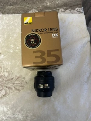 Lente Nikon AF-S DX NIKKOR 35 mm f/1,8G Foto 1 de 4