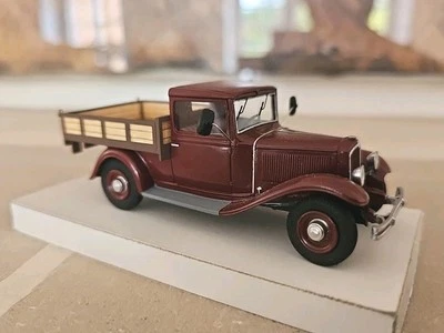 1.43 RENAULT fourgon plateau ouvert  1933 "VIVAQUATRE" - Camion  - Photo 1/4