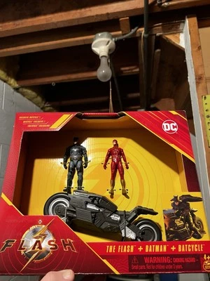 Spin Master DC Comics The Flash Movie - The Flash and Batman With Batcycle 3 шт. - Изображение 1 из 2