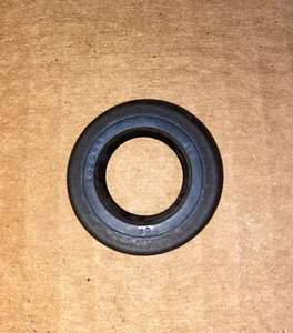 Evinrude Johnson Part # 302564 Oil Retainer - Picture 1 of 2
