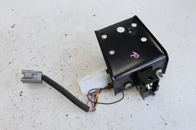 Aston Martin V8 Vantage Roadster 2008 Rear Roof Tonneau Latch Assembly RHS J156 - Photo 1/2