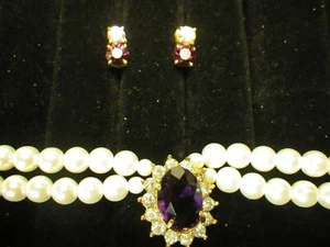 VINTAGE AVON SIGNED RHINESTONE WITH FAUX DIAMONDS MULTI PEARL NECKLACE EARRINGS - Picture 1 of 5