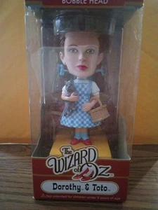 DOROTHY & TOTO Wizard of Oz Wacky Wobbler Bobblehead aus Funko  - Bild 1 von 9