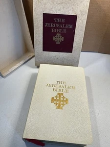 The Jerusalem Bible 1966 Doubleday White w Gold in Box Faux Leather Scripture - Picture 1 of 11