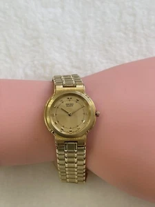 Reloj de pulsera Seiko con correa de metal amarillo para mujer - Imagen 1 de 3