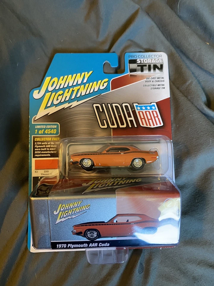 Lata de almacenamiento de coleccionista Johnny Lightning Pro 1970 Plymouth AAR Cuda 1:64 naranja 🔥 Foto 1 de 1
