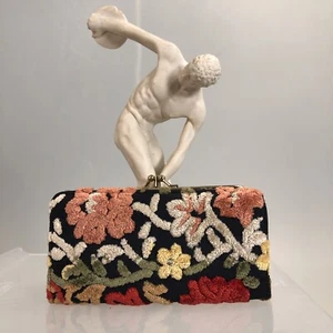 beautiful Vintage Velvet upholstery Fabric Wallet with kiss lock 7' by 3,5' - Picture 1 of 9