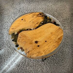 Epoxy Live End Table / Round Side Table / Epoxy River / Natural Edge Side Table