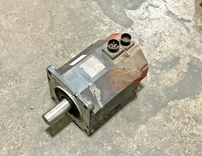 Servomotor de CA Fanuc GE A06B-0142-B076#7000 a12/2000 186 V 2,1 kW A06B (TBI) Foto 1 de 4