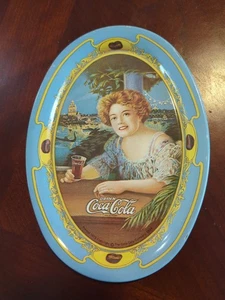 COCA-COLA Werbespitze oder Schmuck Mini Tablett 1973 blau & gelb in tollem Zustand - Bild 1 von 2