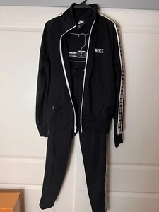 Set tuta Nike motivo nero (entrambe le taglie small) - Foto 1 di 9