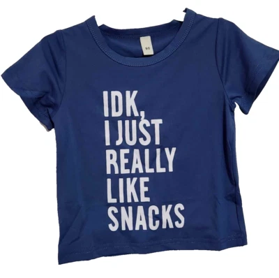 Camiseta de manga corta azul 2T para niños con gráficos "IDK I Just Really Like Snacks" Foto 1 de 2