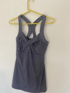 Athleta Jaya hellgraues Damen-Tanktop mit gedrehter Vorderseite und integriertem BH - Größe M - Bild 1 von 14