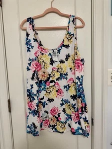 NWT Torrid Tank Top Women sz 5 Plus white Floral Aloha Hawaiian Summer Crinkle - Picture 1 of 5