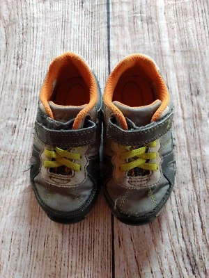 Zapatillas grises Surprise by Stride Rite niño pequeño talla 6 Foto 1 de 4