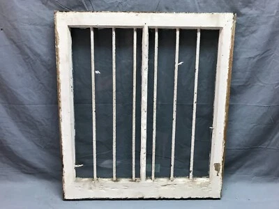 Antiguo Shabby Blanco 2 Lite Caballo Barra Guardia Puesto Ventana 24X27 Antiguo De Colección 1885-24B Foto 1 de 4