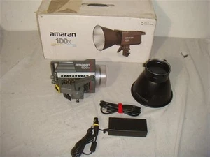 APURTURE AMARAN 100x BI-COLOR BOWENS MOUNT LED MONOLIGHT FOR CONTINUOUS LIGHTING - Picture 1 of 13