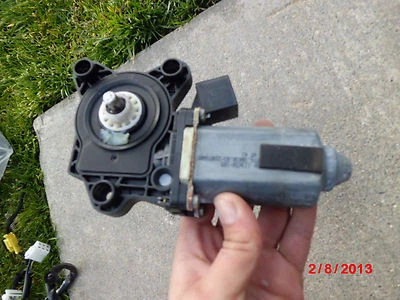 Mercedes-Benz W220 S280 S350 S430 S500 S600 S55 S65 AMG WINDOW MOTOR ORIGINAL LH - Image 1 of 3