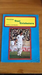 1981 RARE Pakistan Test Cricketers by A Rehmatullah Pakistan 1st edition vgc