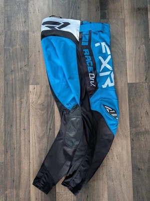 Equipo de motocross FXR. Pantalones y Jersey Nuevos. Gama alta.  Foto 1 de 2