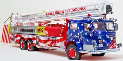 Die Cast Franklin Mint "Stars & Stripes" Pierce Snorkel Fire Truck INV 3985 - Image 1 of 4