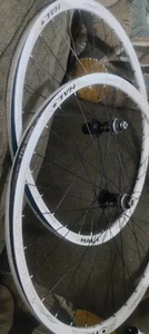 Halo Vapour 26in Rims. White. XT Hubs. Rare and in Good Condition ! - Picture 1 of 24