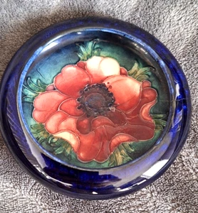 Moorcroft Pottery Anemone Shallow Pin Dish / Trinket Pot 11.5cm - c1928 to 1945 - Picture 1 of 8