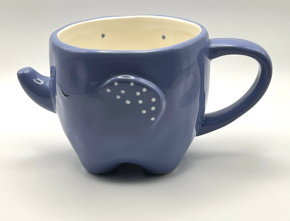 Taza elefante Tag 3D en azul periwinkle con interior de lunares Foto 1 de 4