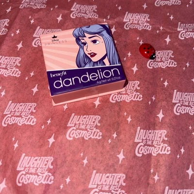 Rubor de diente de león princesa Disney Benefit  Foto 1 de 3