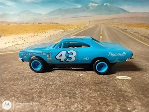 Richard Petty #43 Custom Dash Motorsports 1968 Roadrunner New Dash T-jet Chassis - Imagen 1 de 8