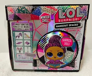 LOL Surprise Winter Chill Hangout Spaces Mobili Playset Bambola Bling Queen - Foto 1 di 9