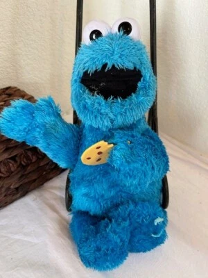Peluche Cookie Monster Trembling Talking 14" Plaza Sésamo Hasbro 2017 Feed Me Foto 1 de 4