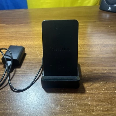 Insignia-10W Qi Certified Wireless Charging Phone Stand for Android iPhone WORKS - Image 1 of 4