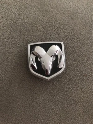 Dodge Durango 2005 2006 2007 2010 emblema volante 05 06 07 08 09 10 Foto 1 de 4