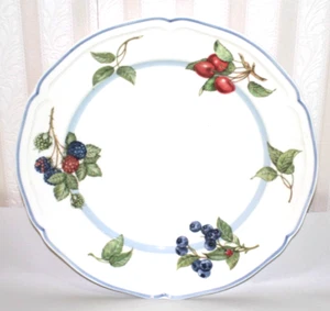 Villeroy & Boch Cottage 10 1/2" Dinner Plate Cherries Blueberries & Blackberries - Picture 1 of 4
