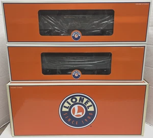 Lionel O-Gau 2027070 Santa Fe California Limited 2-Pack Gepäck- & Reisebuswagen - Neu in OVP - Bild 1 von 8