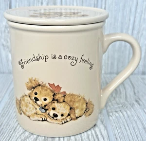 Taza Hallmark Mates Friendship Is A Cozy Feeling 1980s café té taza con tapa de colección - Imagen 1 de 9