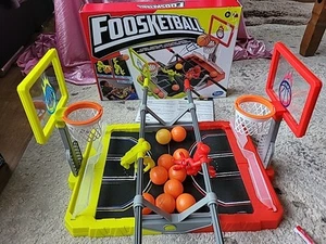 Juego de mesa de futbolín Hasbro, el futbolín, juego de baloncesto 2021 raro completo - Imagen 1 de 8