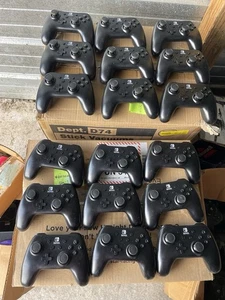 Nintendo Switch PowerA Controller - Model 1511370-01 - 18 TOTAL CONTROLLERS - Picture 1 of 3