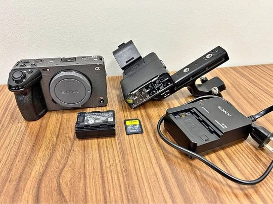 Cámara de línea de cine de fotograma completo Sony Alpha ILME-FX3 Foto 1 de 1